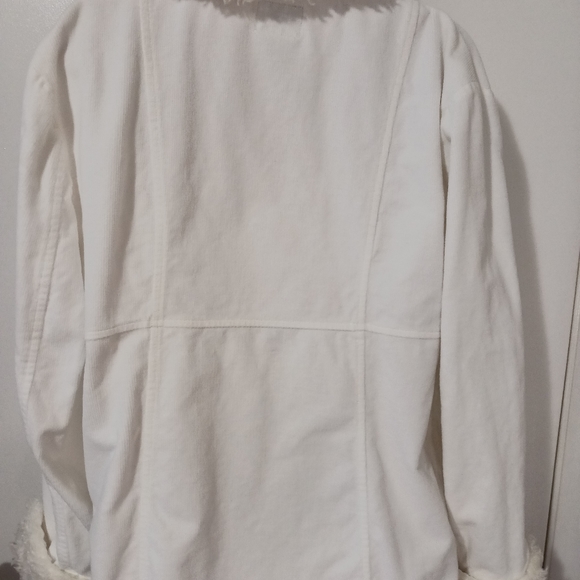 Women's at last & Company white winter coat, size large color white - Picture 2 of 6